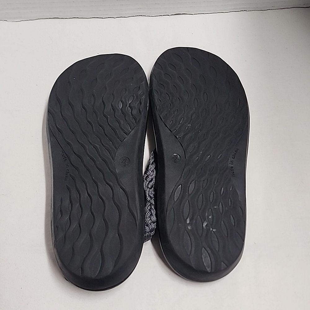Megnya black and gray braided strap water sandals size 8 - Picture 8 of 10